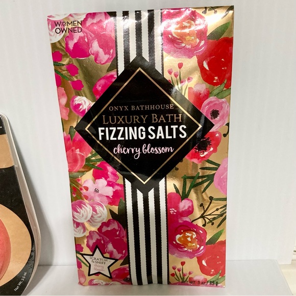 Da Bomb Sweet Berry Reindeer Bath Fizzer Luxury Bath Fizzing Salts Gift … - Picture 3 of 9